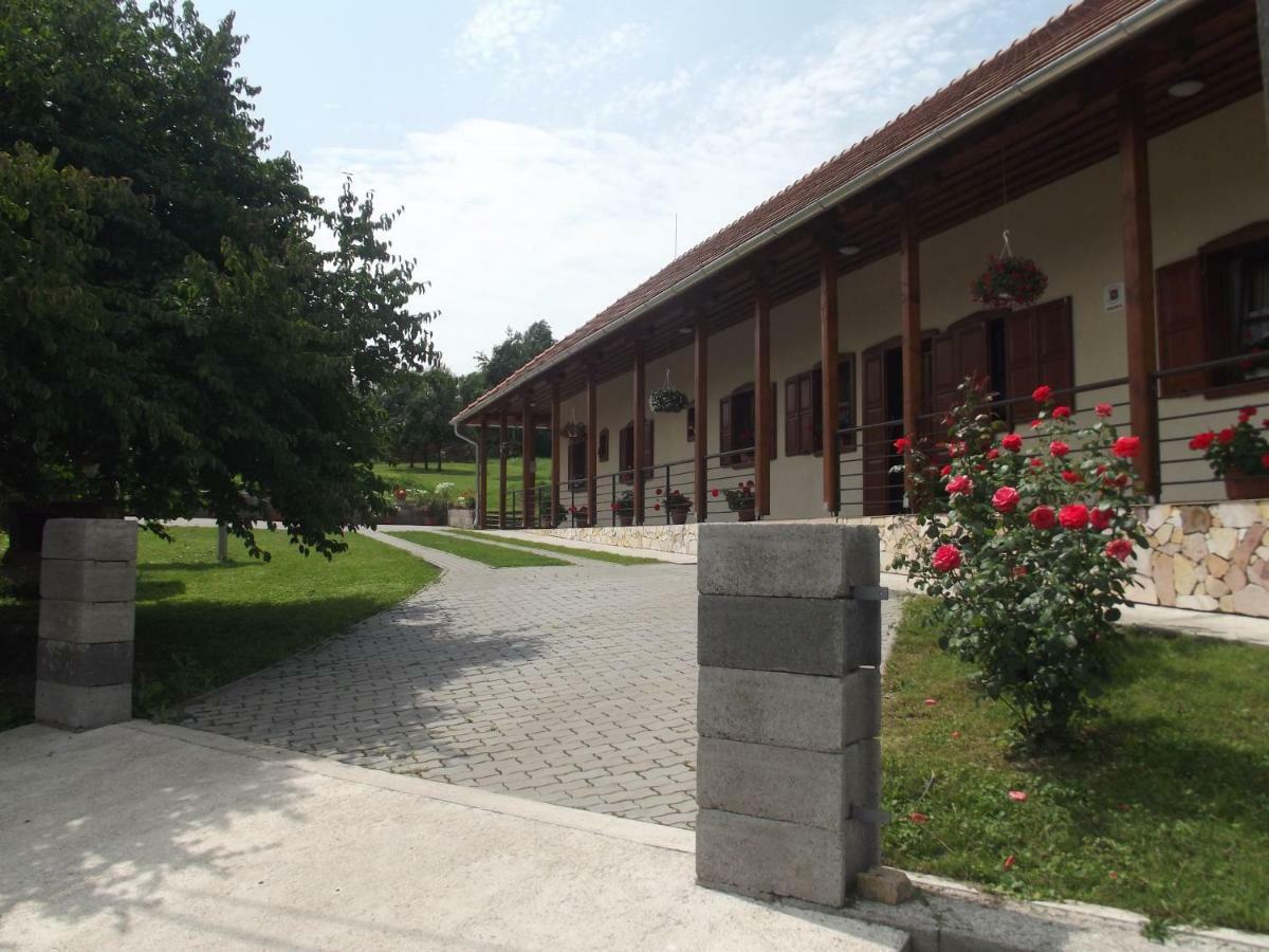 Öreg Somfa Vendégház Uppony Esterno foto
